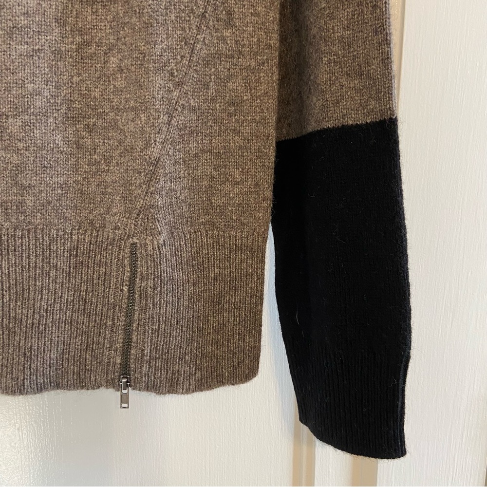 Eileen Fisher Merino Yak blend Colorblock sweater - Picture 3 of 7